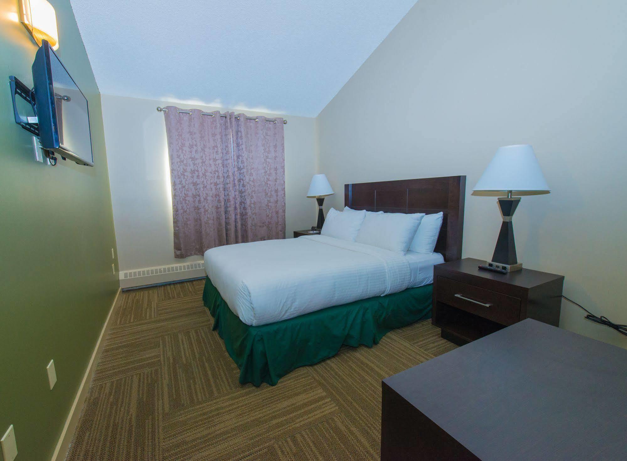 Capital Suites Yellowknife Exterior foto